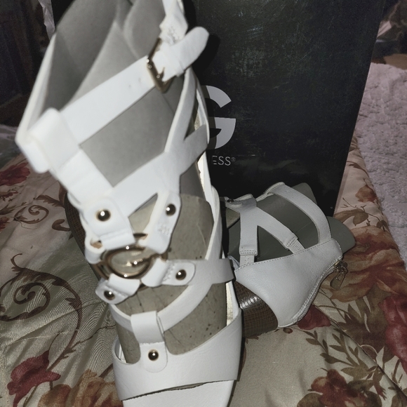 White 5in heel guess wedge sandal - Picture 1 of 6
